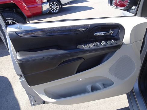 Used 2013 Dodge Grand Caravan SE image 22