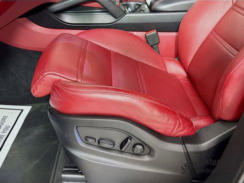 Used 2022 Porsche Cayenne E-Hybrid Coupe image 25