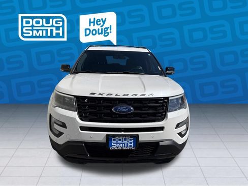 Used 2017 Ford Explorer Sport w/ Equipment Group 401A AWD/4WD image 8