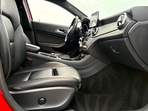 Used 2018 Mercedes-Benz GLA 250 image 37