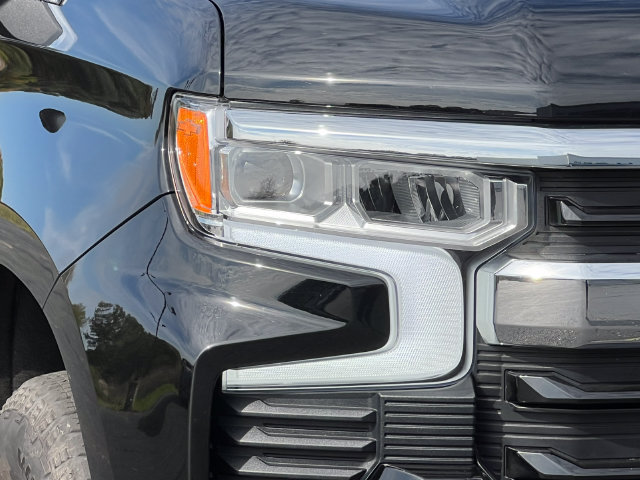 Used 2025 Chevrolet Silverado 1500 LT AWD/4WD image 35