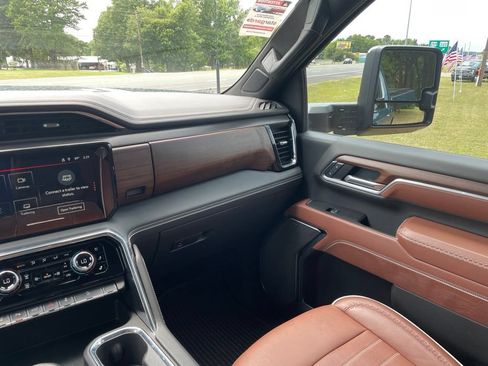 Used 2025 GMC Sierra 2500 Denali Ultimate AWD/4WD image 28