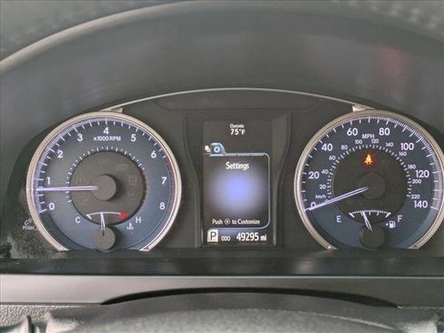 Used 2016 Toyota Camry XLE image 19