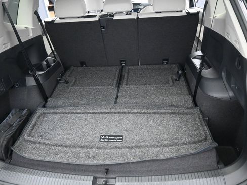 Used 2024 Volkswagen Tiguan S image 33