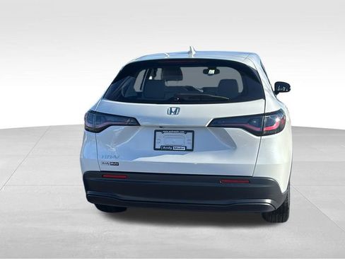 Used 2025 Honda HR-V LX image 6