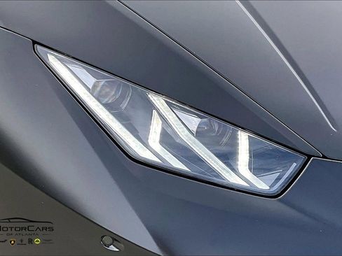 Used 2020 Lamborghini Huracan EVO image 23