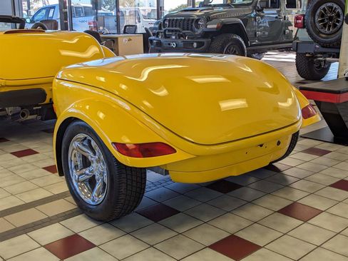 Used 2002 Chrysler Prowler RWD image 7