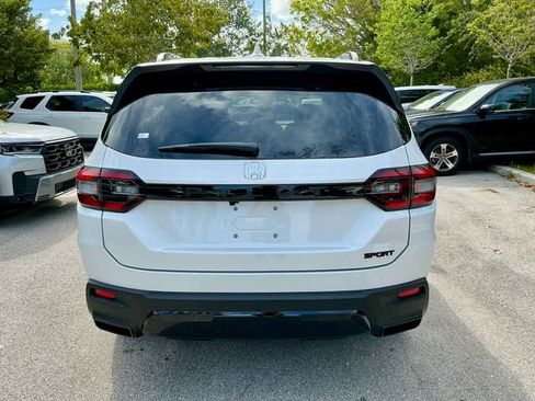 New 2026 Honda Pilot Sport image 5