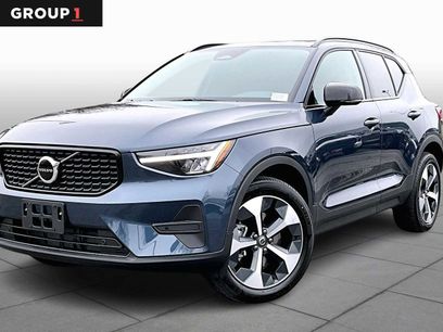 Used 2026 Volvo XC40 B5 Core w/ Climate Package