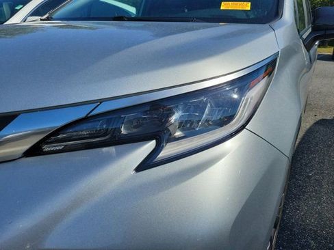 Used 2024 Toyota Sienna XSE FWD image 10