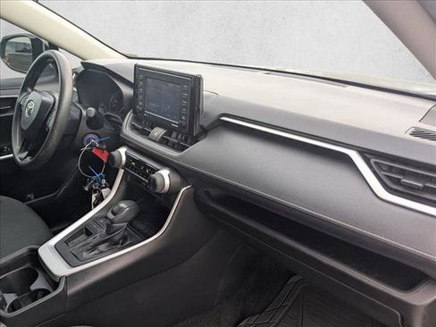 Used 2021 Toyota RAV4 LE FWD image 19