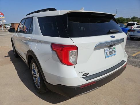 Used 2021 Ford Explorer XLT w/ Equipment Group 202A RWD image 8