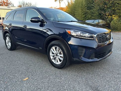 Used 2020 Kia Sorento LX w/ LX I4 Convenience Package image 3