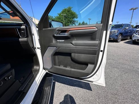 Certified 2024 GMC Sierra 1500 Denali w/ Denali Reserve Package AWD/4WD image 16
