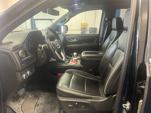 Used 2021 GMC Yukon SLT w/ SLT Premium Package AWD/4WD image 4