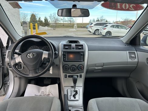 Used 2013 Toyota Corolla LE image 18