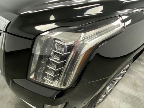 Used 2017 Cadillac Escalade Platinum AWD/4WD image 11