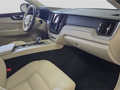 Used 2025 Volvo XC60 B5 Plus w/ Climate Package image 16