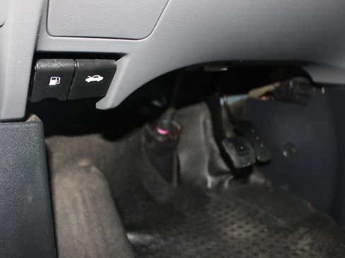 Used 2017 Nissan NV200 S FWD image 9