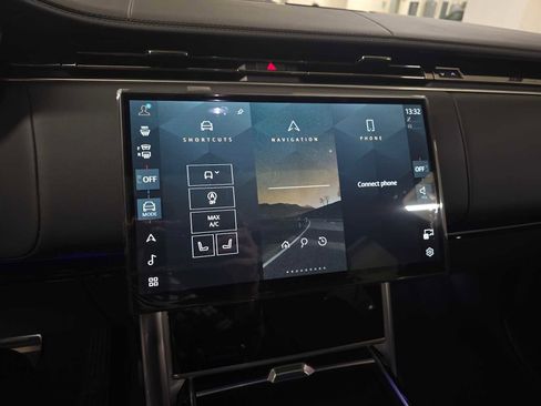 New 2026 Land Rover Range Rover SE image 26