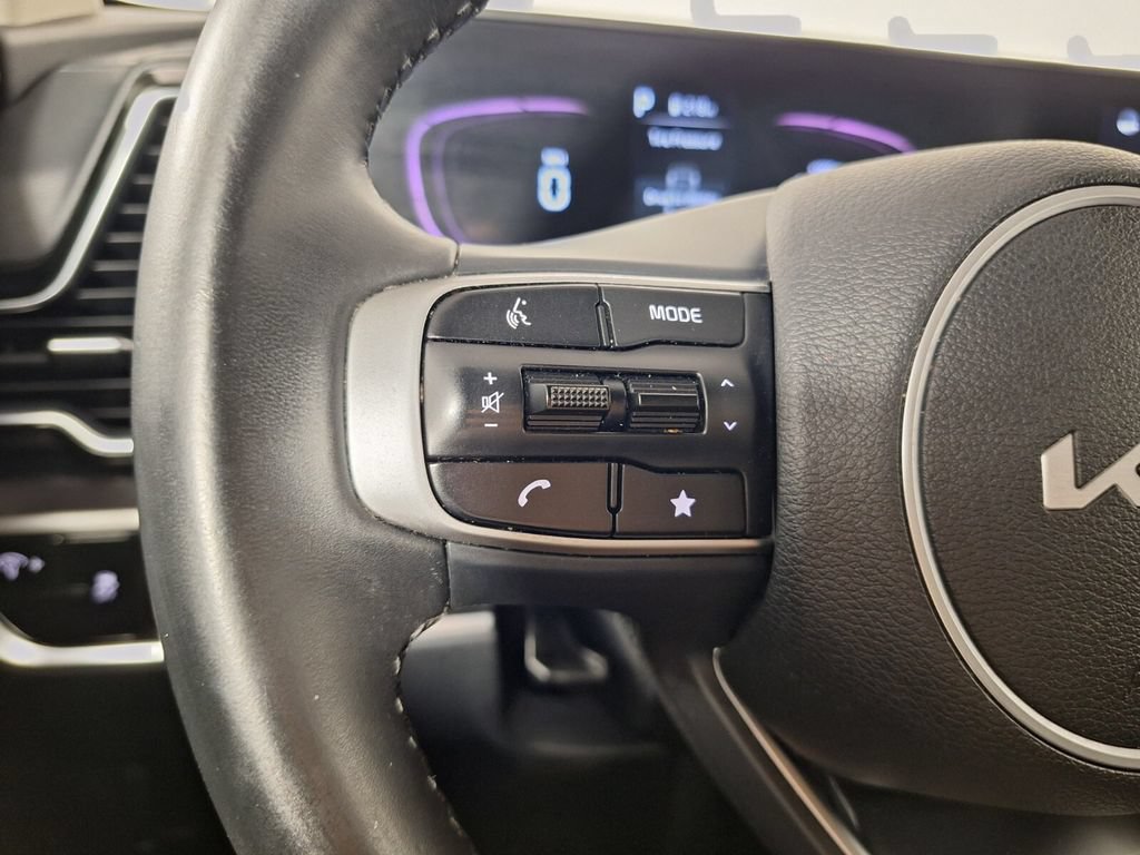Used 2025 Kia Sportage EX FWD image 19