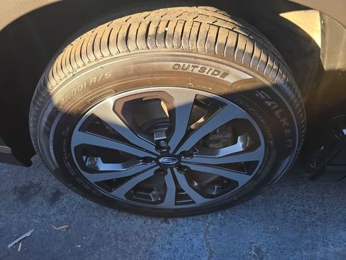 Used 2021 Subaru Forester Limited image 9