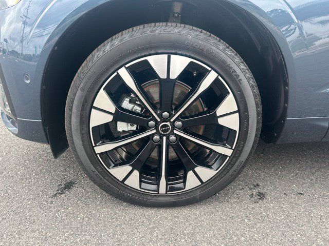 Used 2026 Volvo XC60 B5 Plus AWD/4WD image 9