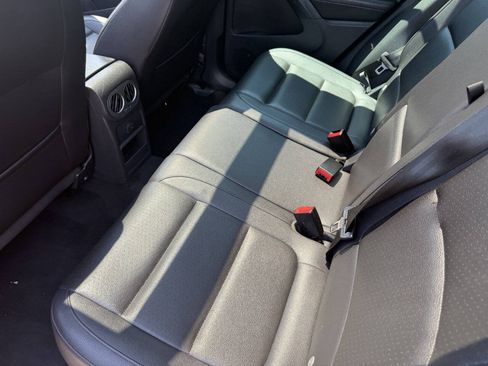 Used 2016 Volkswagen Tiguan SE AWD/4WD image 23