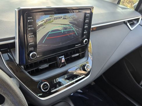 Used 2021 Toyota Corolla LE image 20