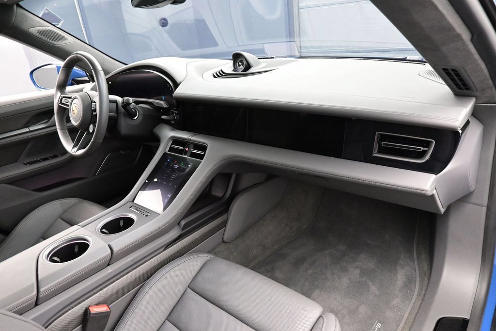 Certified 2022 Porsche Taycan Turbo S AWD/4WD image 33