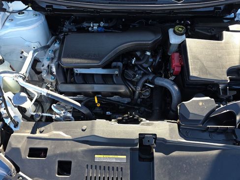 Used 2022 Nissan Rogue Sport SV image 33