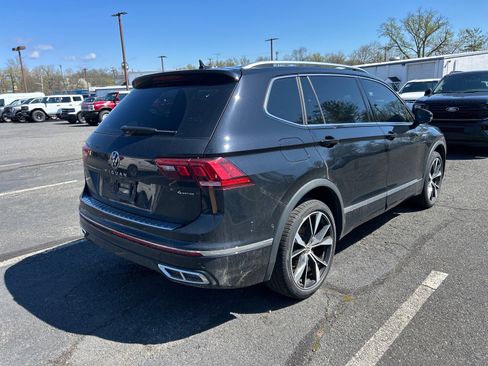Used 2024 Volkswagen Tiguan SEL R-Line image 5