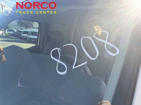 Used 2019 Nissan NV 2500 SV image 31