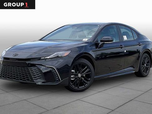 New 2026 Toyota Camry SE FWD image 1