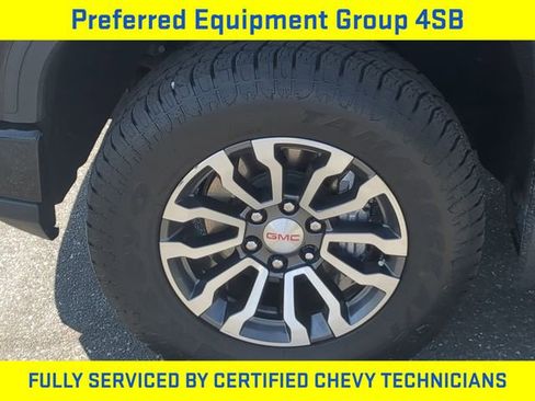 Used 2022 GMC Sierra 1500 AT4 w/ Technology Package AWD/4WD image 19