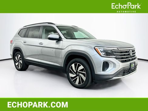 Used 2025 Volkswagen Atlas SE AWD/4WD image 1