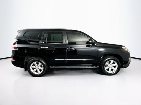 Used 2017 Lexus GX 460 image 10