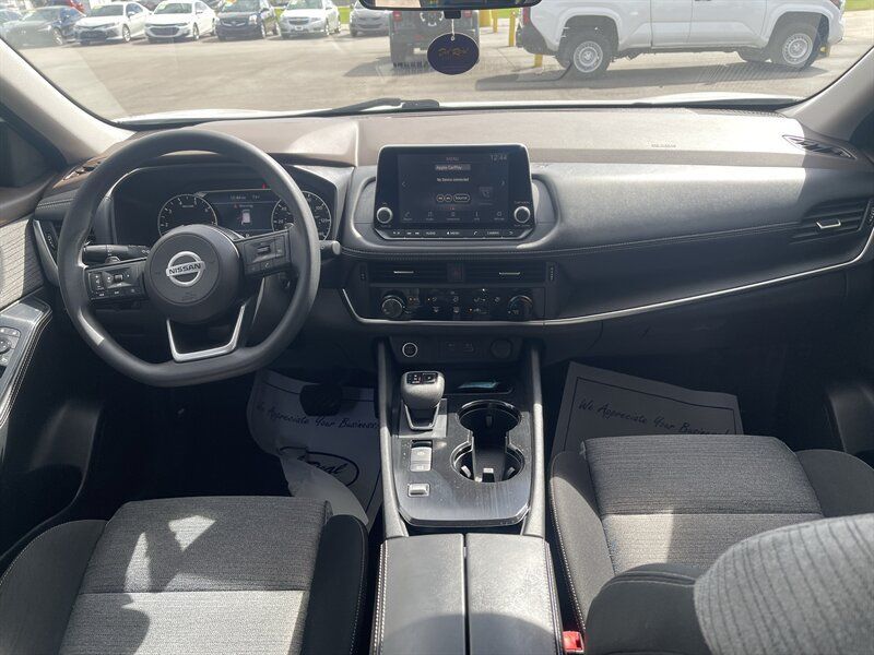 Used 2021 Nissan Rogue S FWD image 11