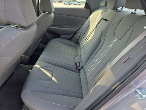 Used 2025 Hyundai Elantra SEL FWD image 29