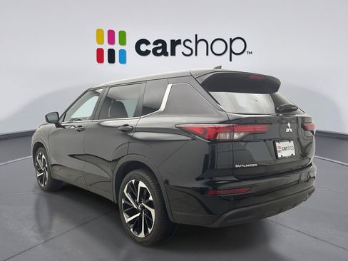 Used 2022 Mitsubishi Outlander ES image 3