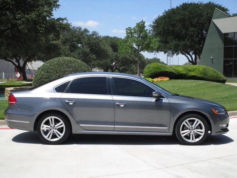 Used 2014 Volkswagen Passat TDI SEL Premium FWD image 3