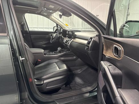 Used 2023 Kia Sorento S w/ Panoramic Sunroof Package AWD/4WD image 12