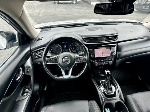 Used 2018 Nissan Rogue SL image 11