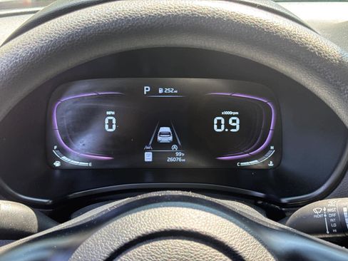 Used 2023 Kia Soul LX w/ LX Technology Package image 18