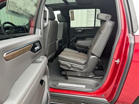 New 2026 Chevrolet Suburban High Country image 29