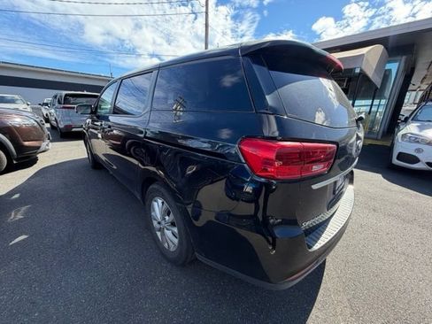 Used 2021 Kia Sedona LX FWD image 9
