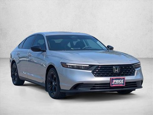 Used 2025 Honda Accord SE image 3