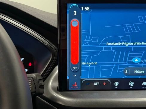 Used 2024 Ford Escape SE image 30