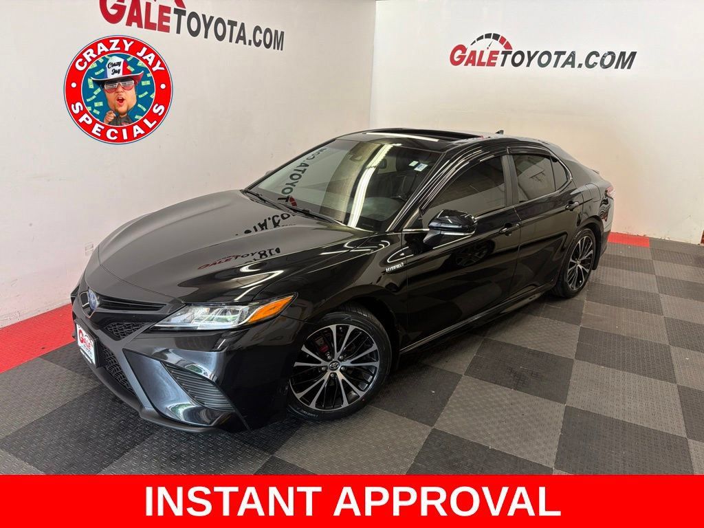 Used 2018 Toyota Camry SE w/ Audio Package FWD image 1
