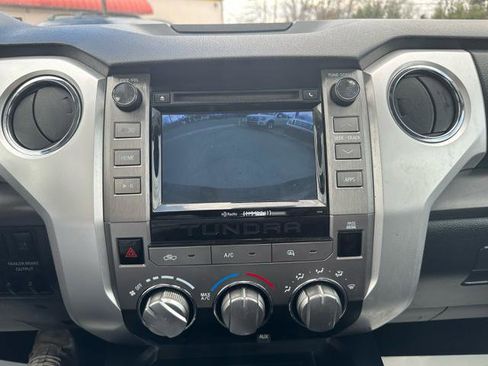 Used 2018 Toyota Tundra SR5 w/ SR5 Upgrade Package image 22